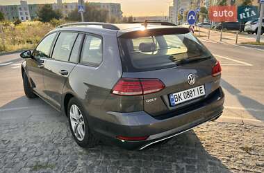 Универсал Volkswagen Golf 2017 в 