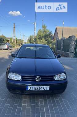 Хетчбек Volkswagen Golf 2001 в Полтаві