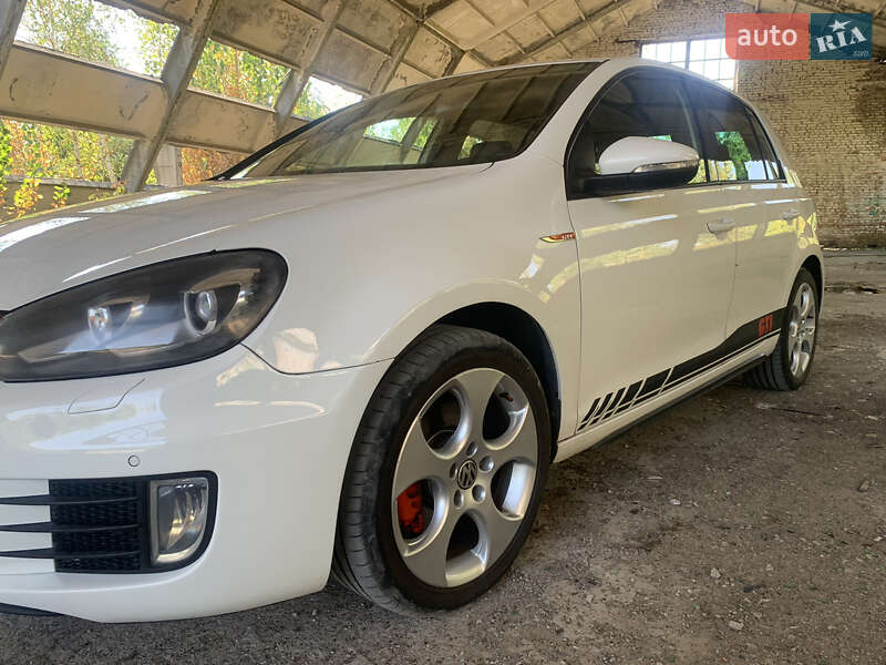 Хетчбек Volkswagen Golf 2011 в Тульчині