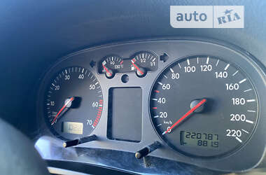 Хэтчбек Volkswagen Golf 2001 в  фото 15 Хэтчбек Volkswagen Golf 2001 в