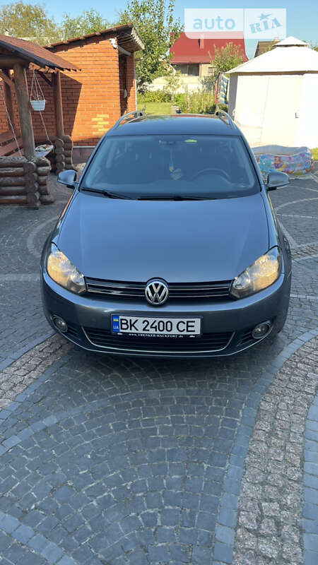 Универсал Volkswagen Golf 2010 в Костополе