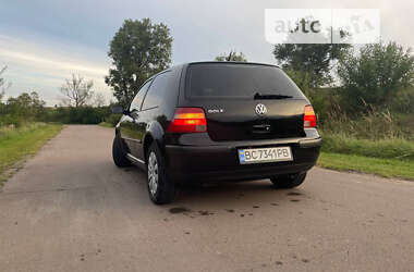 Хэтчбек Volkswagen Golf 2002 в Львове