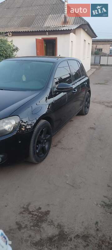 Хетчбек Volkswagen Golf 2009 в Саврані