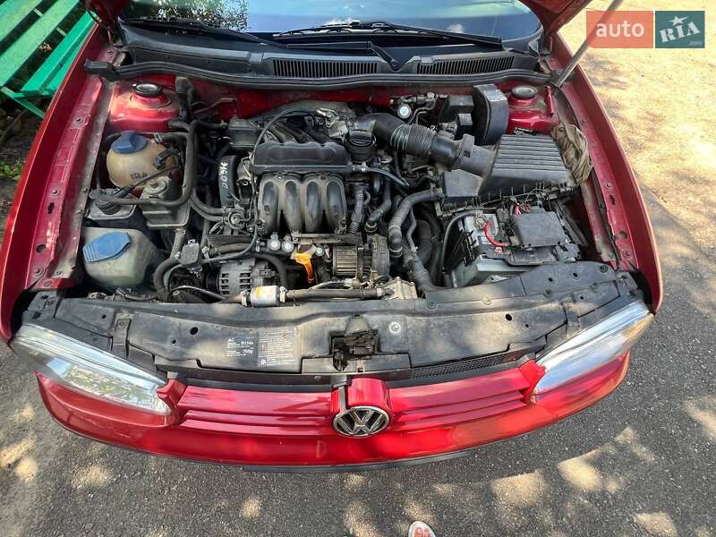 Хетчбек Volkswagen Golf 2001 в Дрогобичі