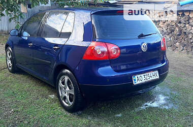 Хэтчбек Volkswagen Golf 2005 в Мукачево