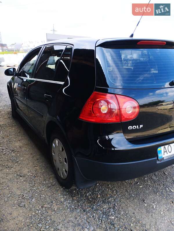 Хетчбек Volkswagen Golf 2008 в Мукачевому