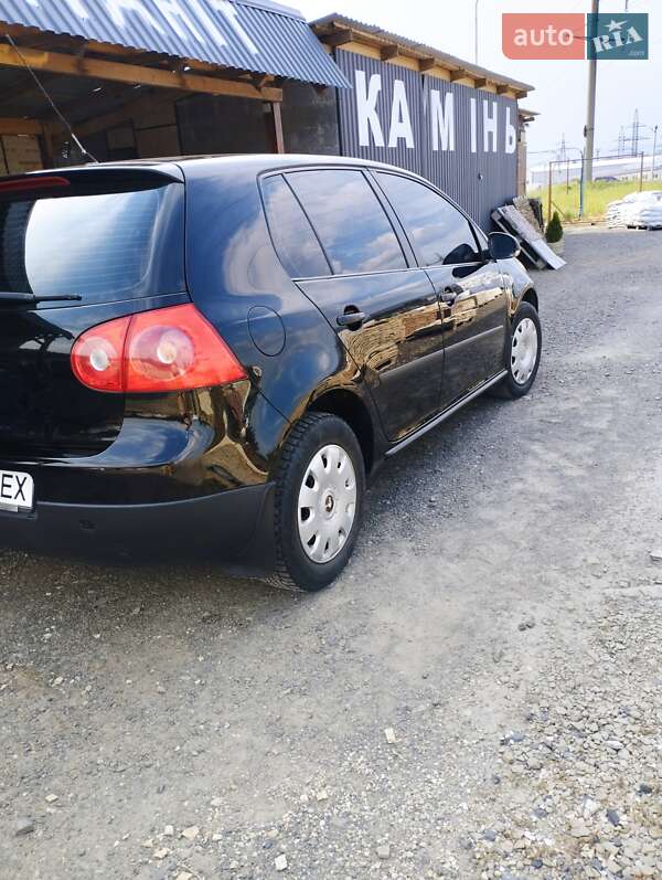 Хетчбек Volkswagen Golf 2008 в Мукачевому
