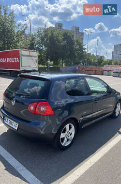 Хэтчбек Volkswagen Golf 2008 в 