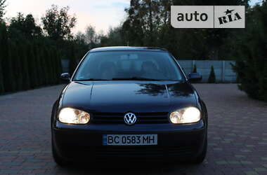 Хэтчбек Volkswagen Golf 2001 в Жовкве