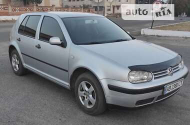 Хетчбек Volkswagen Golf 2002 в Чечельнику