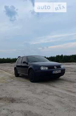 Хэтчбек Volkswagen Golf 2001 в Яворове