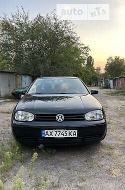 Хетчбек Volkswagen Golf 2002 в Харкові