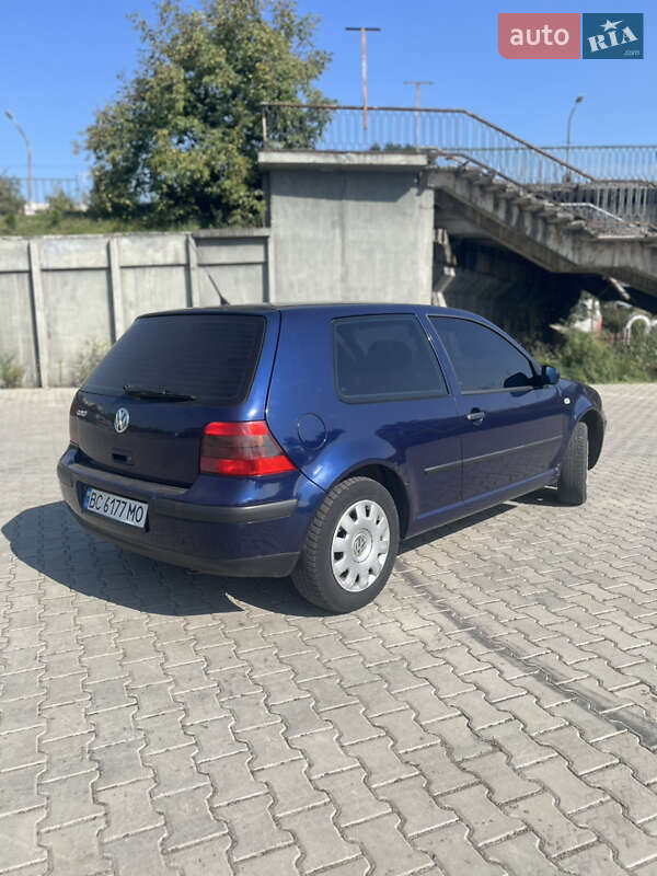 Хетчбек Volkswagen Golf 2001 в Дрогобичі
