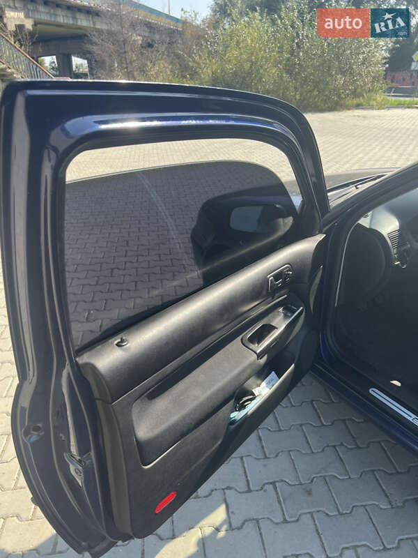 Хетчбек Volkswagen Golf 2001 в Дрогобичі