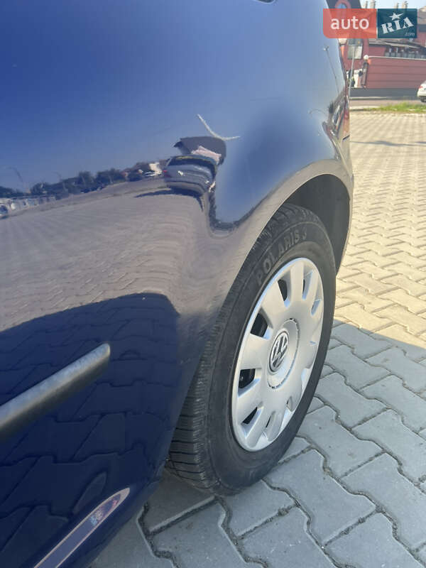 Хетчбек Volkswagen Golf 2001 в Дрогобичі