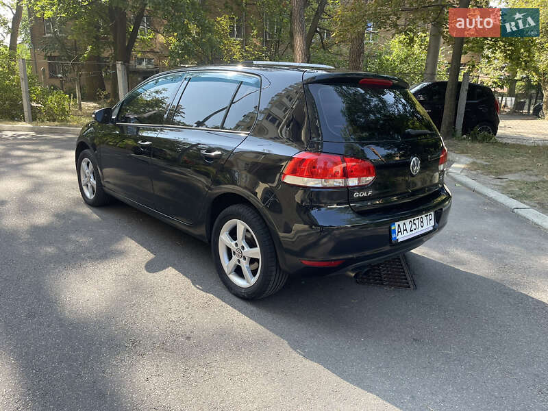 Хетчбек Volkswagen Golf 2011 в Києві