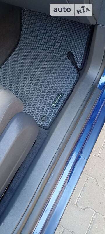 Хэтчбек Volkswagen Golf 2005 в Хмельницком