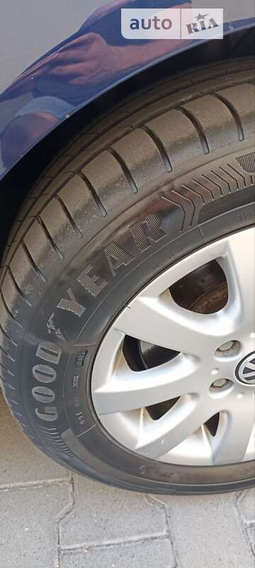 Хэтчбек Volkswagen Golf 2005 в Хмельницком