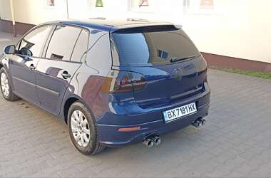 Хэтчбек Volkswagen Golf 2005 в 