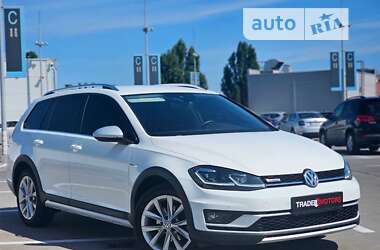 Универсал Volkswagen Golf 2018 в Киеве