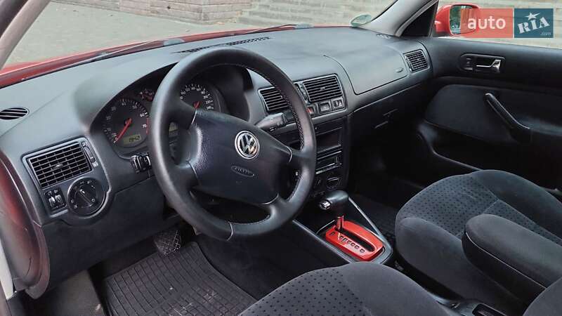 Хетчбек Volkswagen Golf 1999 в Одесі