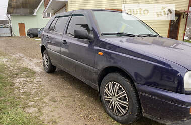 Хетчбек Volkswagen Golf 1995 в Долині