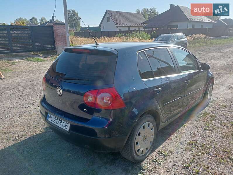 Хэтчбек Volkswagen Golf 2007 в Луцке