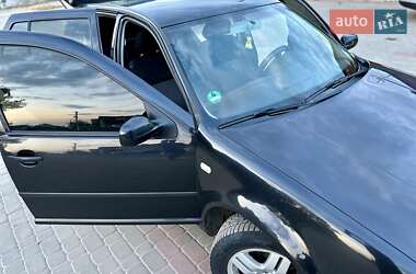 Хэтчбек Volkswagen Golf 2001 в Локачах
