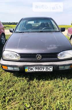 Хэтчбек Volkswagen Golf 1993 в Шумске