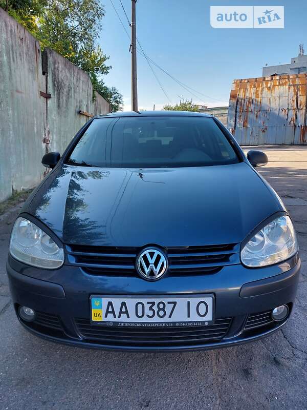 Хетчбек Volkswagen Golf 2009 в Києві