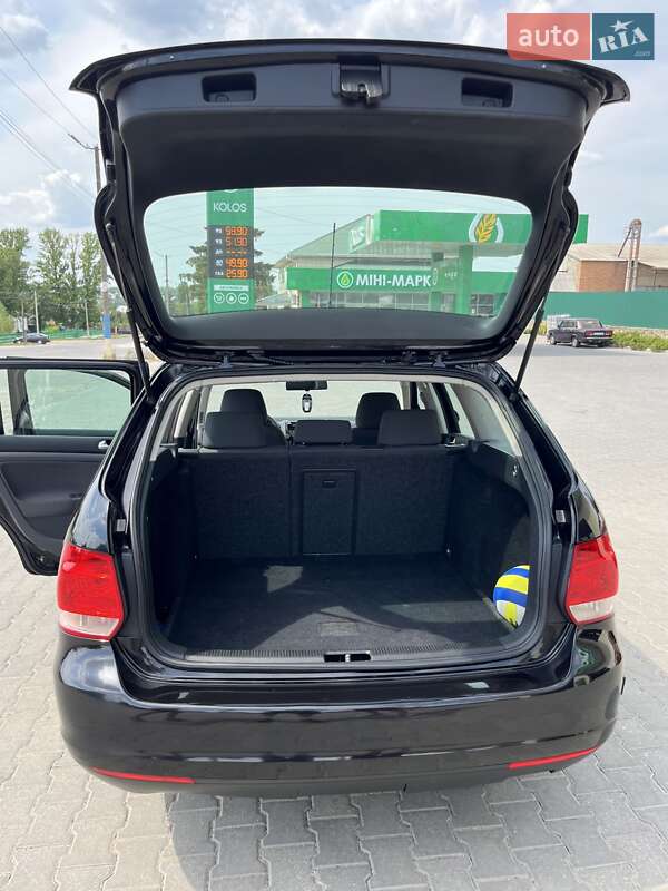 Універсал Volkswagen Golf 2007 в Чернівцях