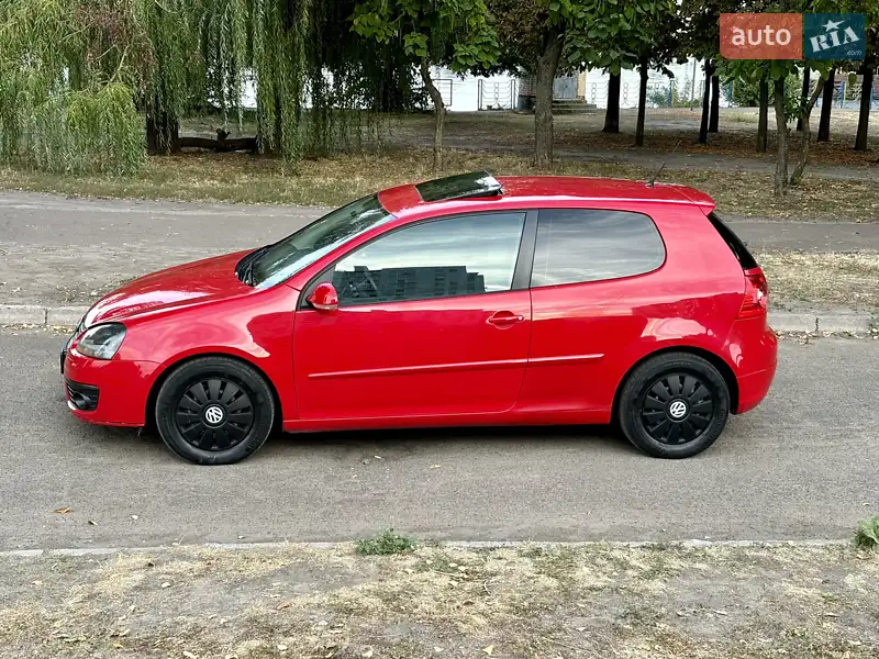 Хэтчбек Volkswagen Golf 2007 в 