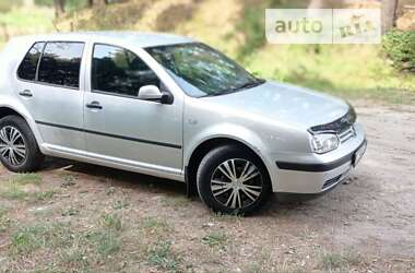 Хэтчбек Volkswagen Golf 1999 в Шпитьках