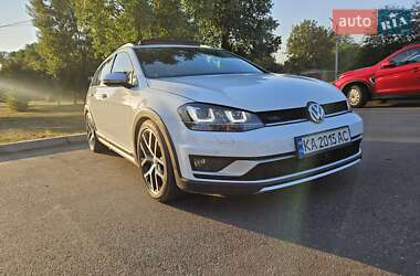 Универсал Volkswagen Golf 2017 в Киеве