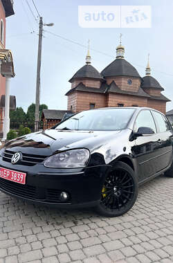 Хэтчбек Volkswagen Golf 2004 в Львове