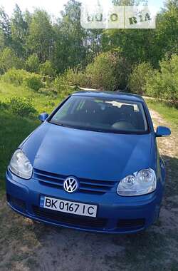 Хетчбек Volkswagen Golf 2004 в Володимирці