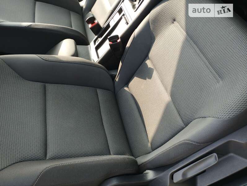 Універсал Volkswagen Golf 2013 в Вінниці