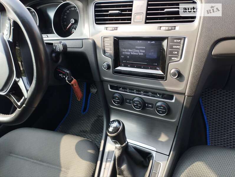 Універсал Volkswagen Golf 2013 в Вінниці