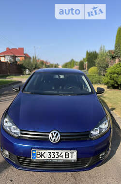 Хетчбек Volkswagen Golf 2010 в Рівному