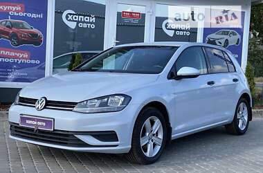 Хэтчбек Volkswagen Golf 2017 в Львове