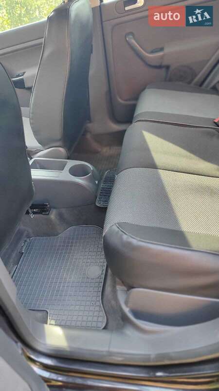 Хэтчбек Volkswagen Golf 2006 в Рахове