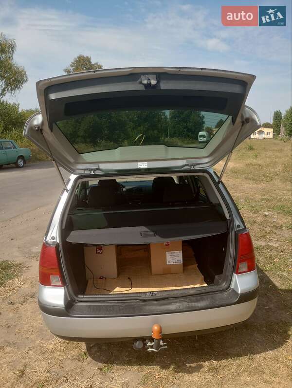 Універсал Volkswagen Golf 2002 в Умані
