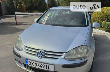 Хэтчбек Volkswagen Golf 2004 в Днепре