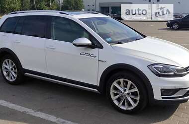 Універсал Volkswagen Golf 2017 в 