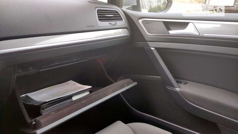 Універсал Volkswagen Golf 2017 в Чернігові