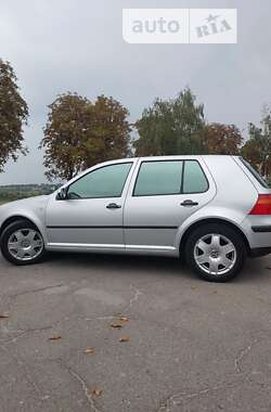 Хетчбек Volkswagen Golf 2003 в Звенигородці