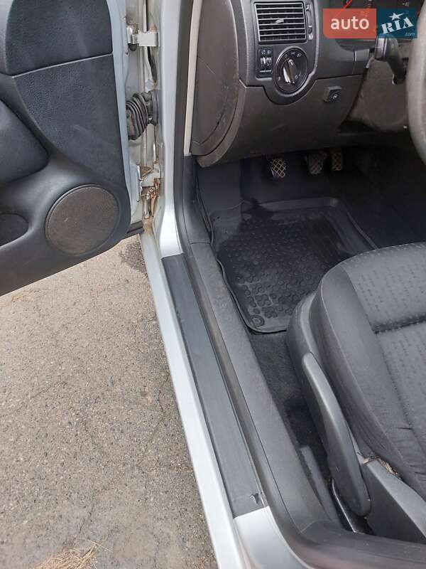 Хэтчбек Volkswagen Golf 2003 в Звенигородке фото 35 Хэтчбек Volkswagen Golf 2003 в Звенигородке