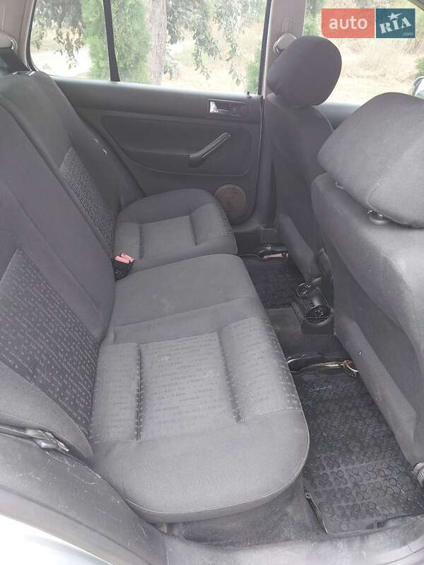 Хэтчбек Volkswagen Golf 2003 в Звенигородке фото 43 Хэтчбек Volkswagen Golf 2003 в Звенигородке