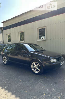 Хетчбек Volkswagen Golf 1999 в Чернівцях