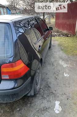 Хэтчбек Volkswagen Golf 2002 в Харькове